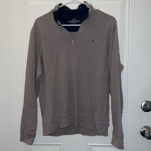 Vineyard Vines gray pull over size S
